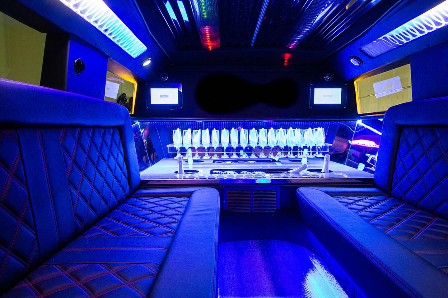 Best Time to Book a Limo for Better Rates